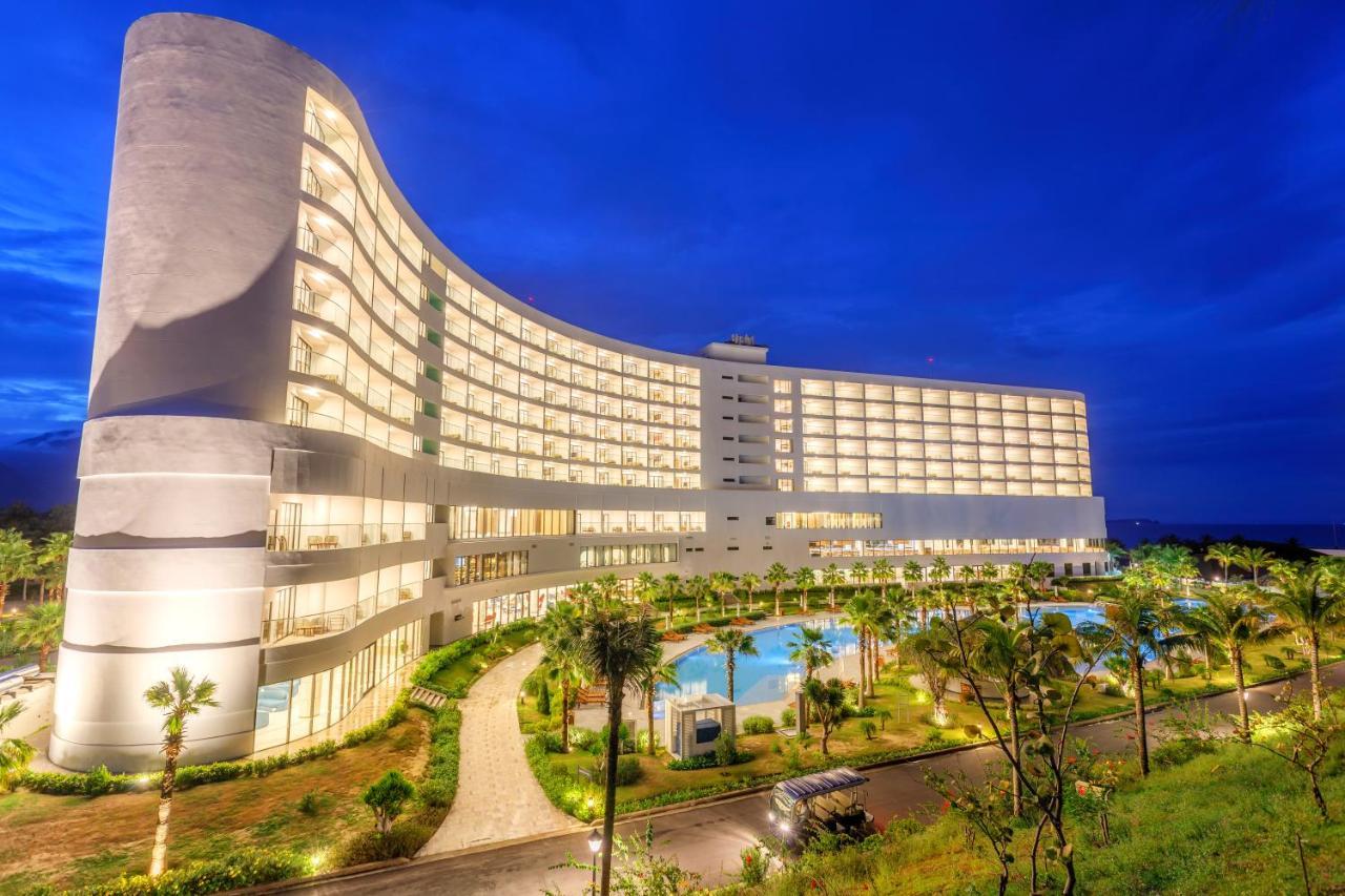 Selectum Noa Resort Cam Ranh Eksteriør billede